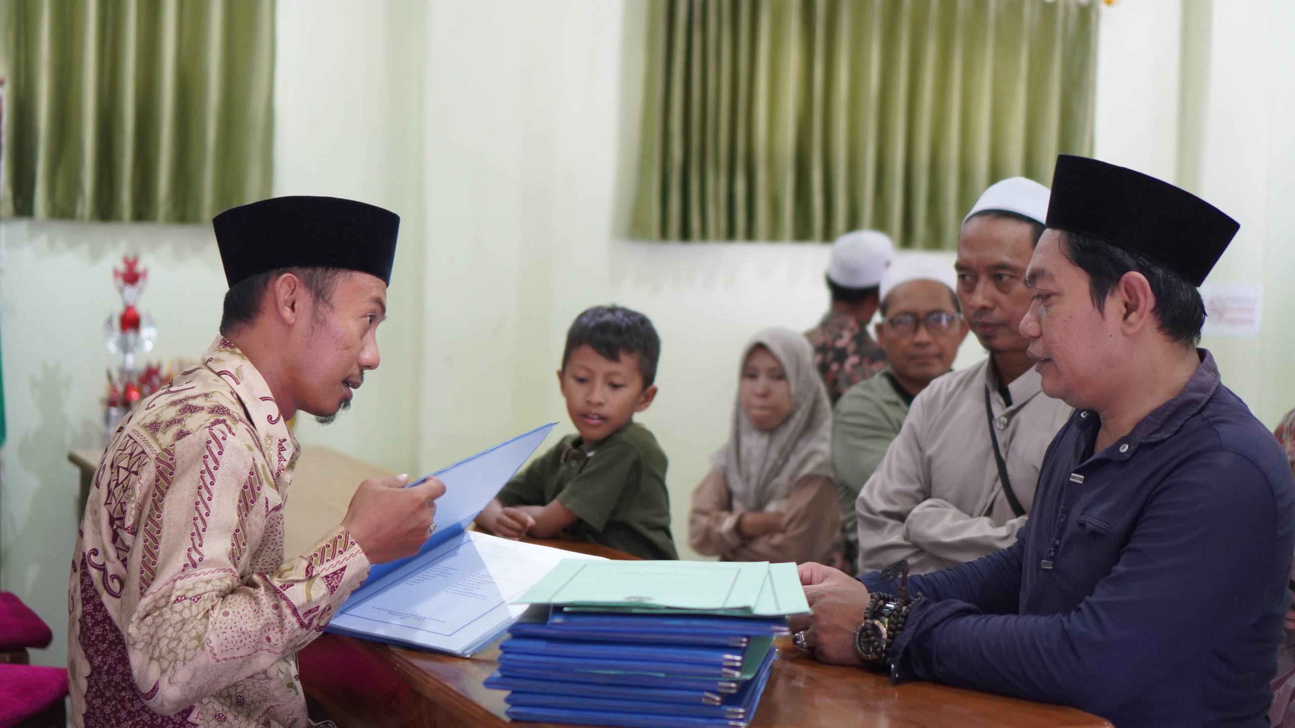 Pembagian Rapor MA Zaha 1 Genggong Jadi Ajang Silaturahmi Guru dan Wali Santri